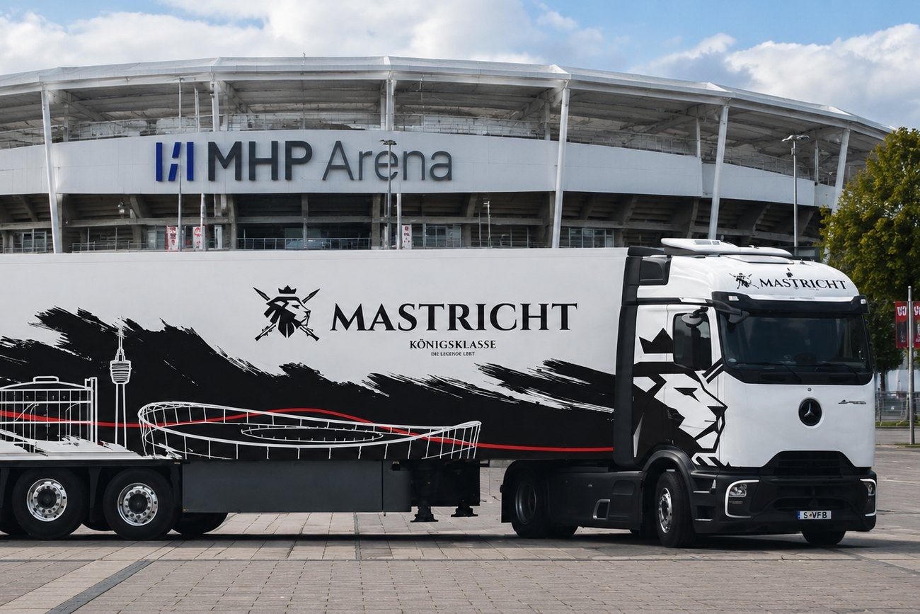 Sattelzug der Spedition Mastricht vor der MHP Arena Stuttgart